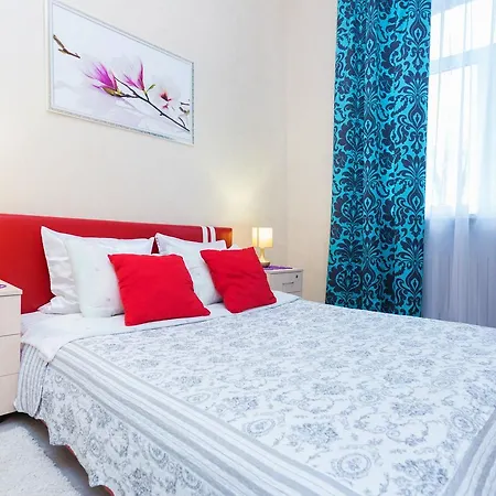Two Deluxe Apt On Kirova - 23