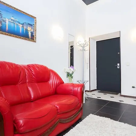 Апартаменти Two Deluxe Apt On Kirova - 23 *