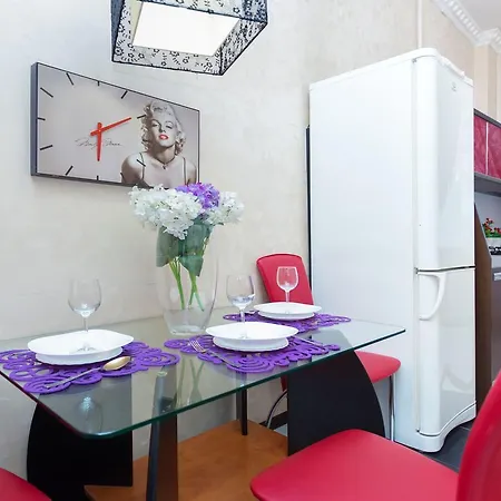 Two Deluxe Apt On Kirova - 23 Апартаменты *